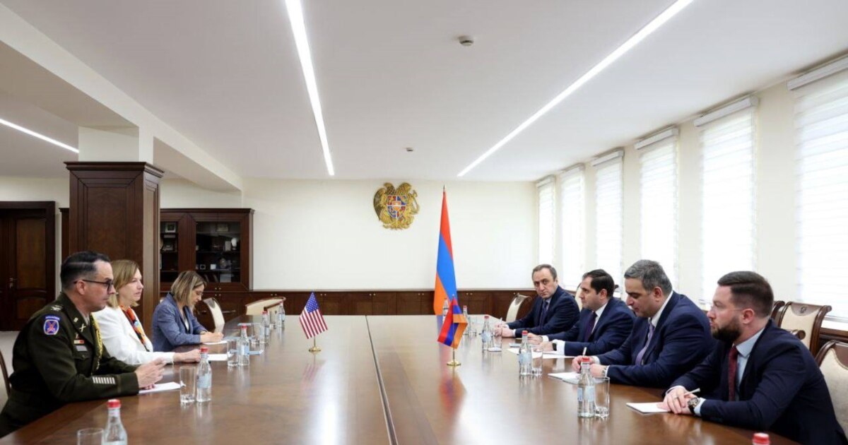 ԱՄՆ-ում Հայաստանի դեսպանը հանդիպել է ԱՄՆ Պետքարտուղարության հակասեմականության դեմ պայքարի բանագնացի հետ
