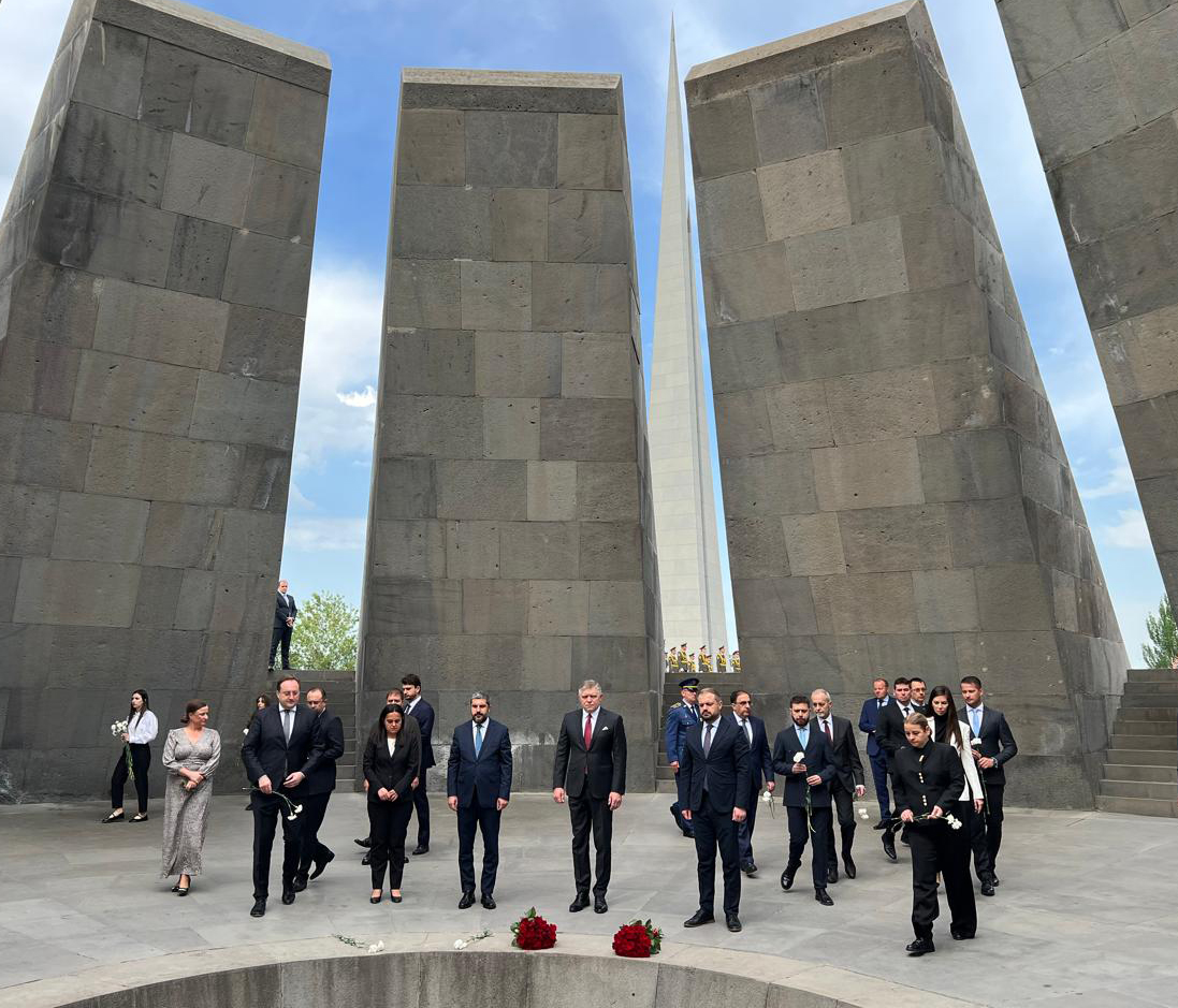 Գերմանական մշակութային պատվիրակություն այցելել է Հայոց ցեղասպանության հուշահամալիր և թանգարան